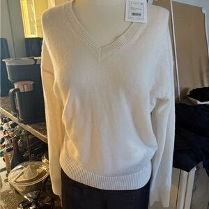 Theory Ivory V-Neck Sweater S